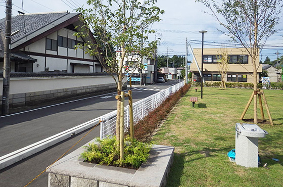 植樹 いこいの広場・黒田原小学校施設整備工事