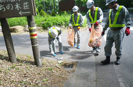 美ー那須(愛ロード)活動・歩道ゴミ拾い